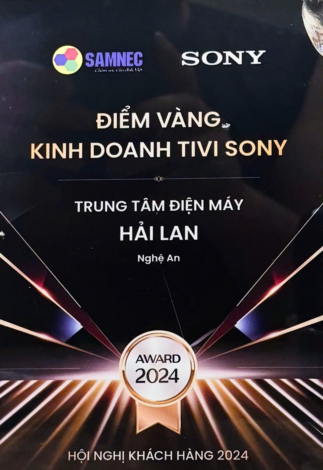 NGHỆ AN - Cúp Vinh danh Doanh nghiệp Uy tín Tiêu biểu